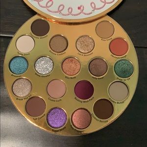 Too Faced Eyeshadow Palette - Vibrant Colours